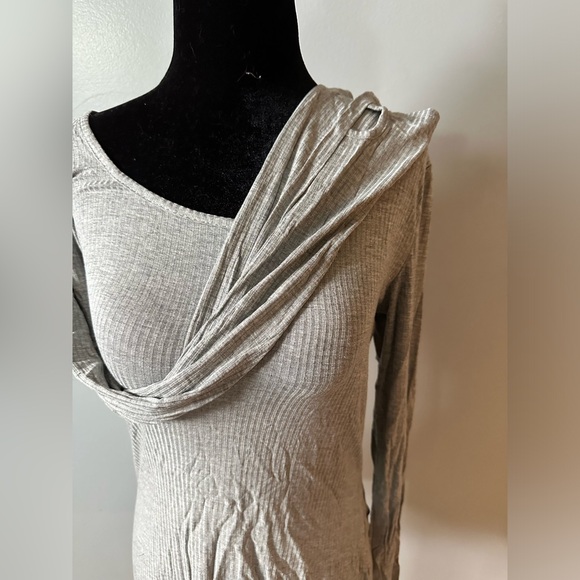 Basic Grey Long Sleeve Top - Picture 3 of 3